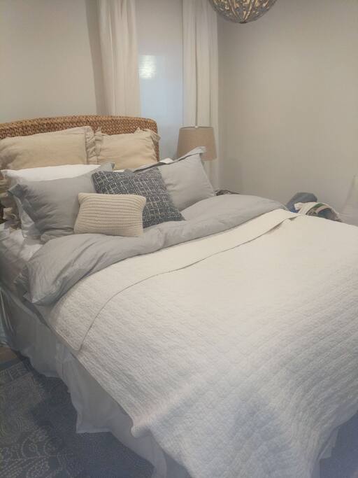 Master bedroom with queen bed.
