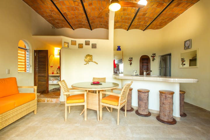 Downtownplaza        Hiddengem - Lo de Marcos