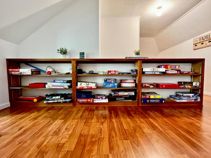 Find hours of entertainment from the extensive games library in the upstairs loft.  Stocked with kids games, classic board games, card decks, and more, this library will have something for everyone.