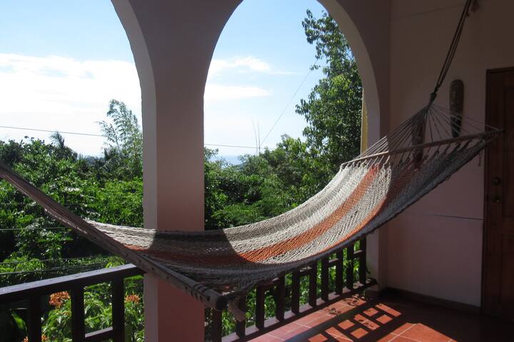 Comfy condo with fantastic jungle views