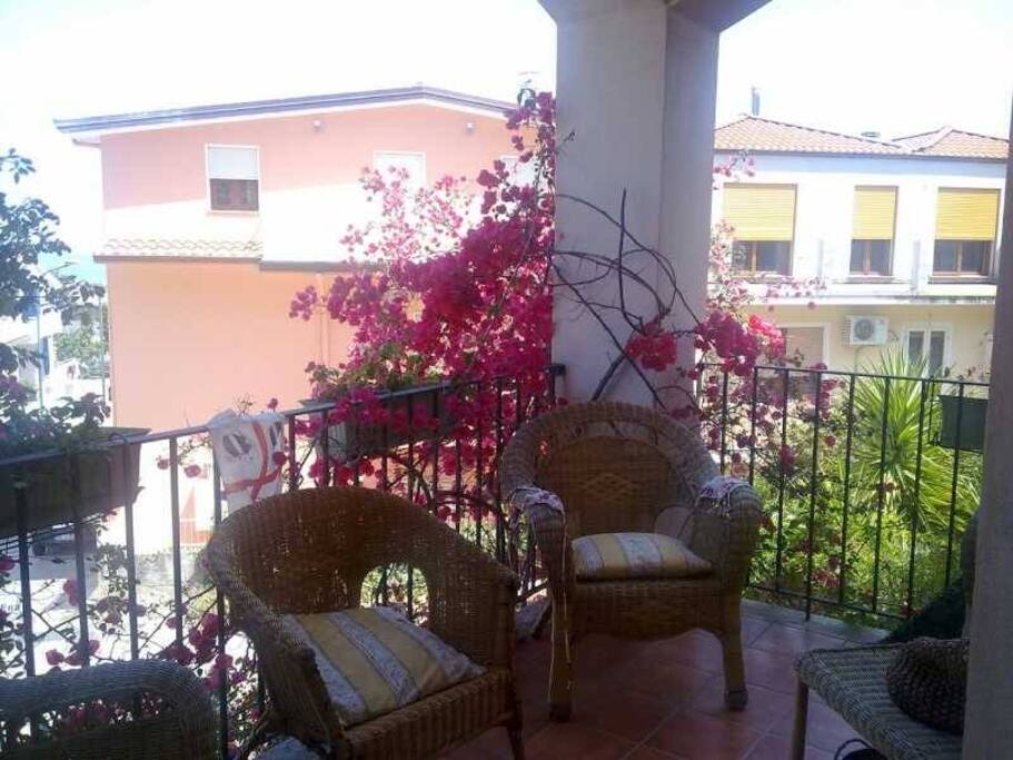 Altro lato della terrazza.