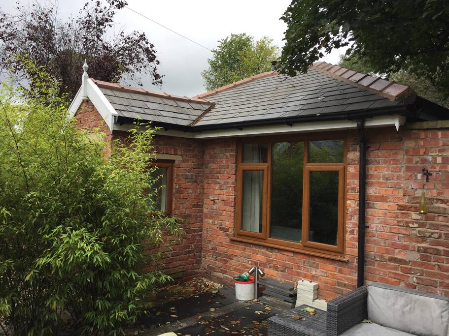 One Bedroom self contained lodge by Heaton Park