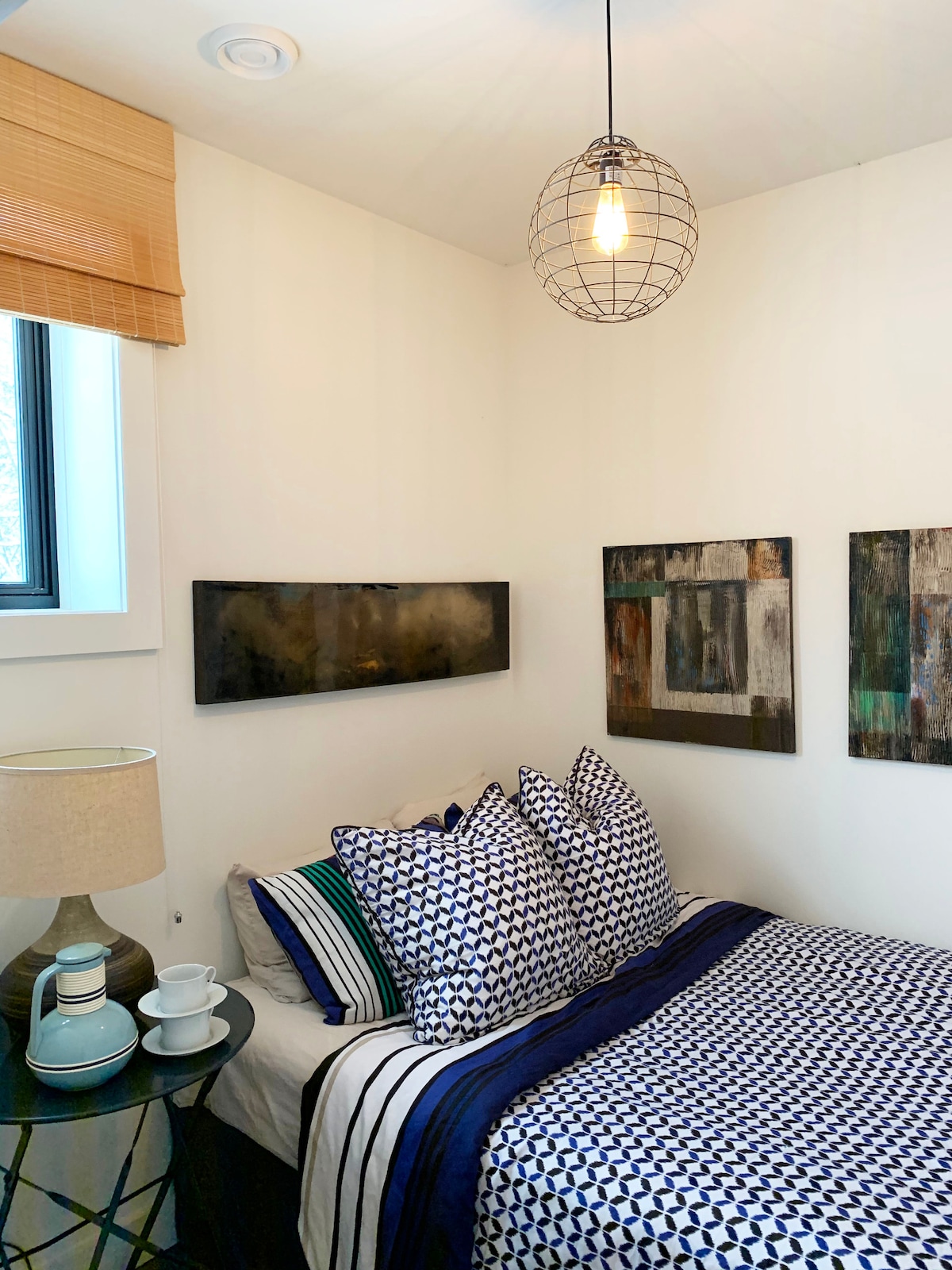 חדר אורחים 3  עם מיטה זוגית אחת (להכיל שני אנשים)