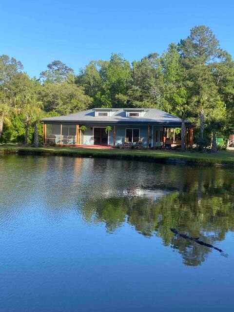 Le Cottage, 
away from the city, but fun, fun,fun!