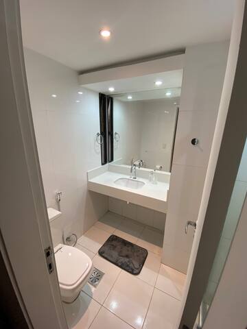 Frente Mar na Barra | Apto 4 Quartos com Varanda gallery image 4