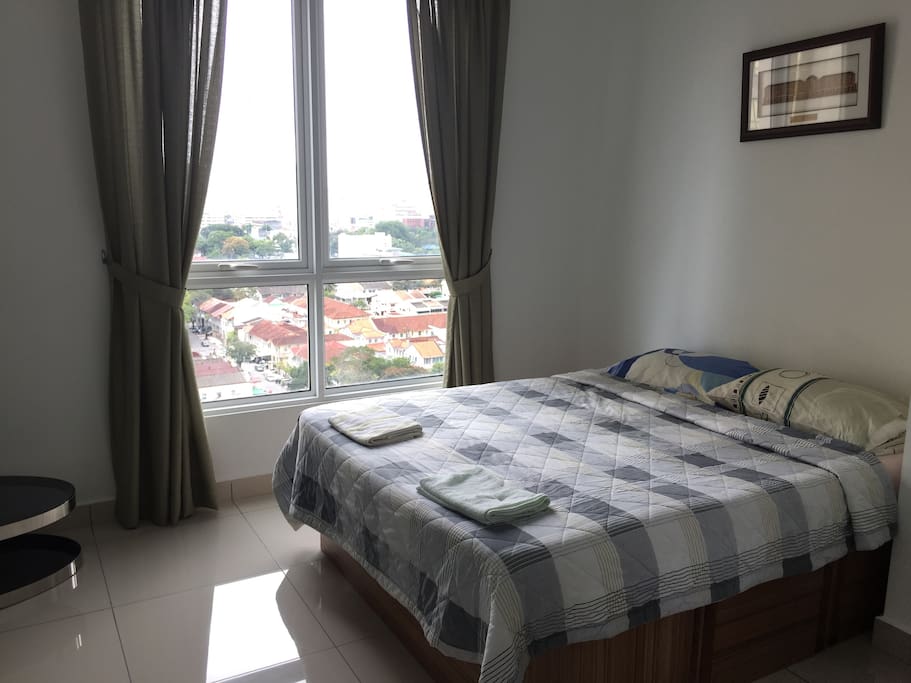 Bedroom 2 with City View