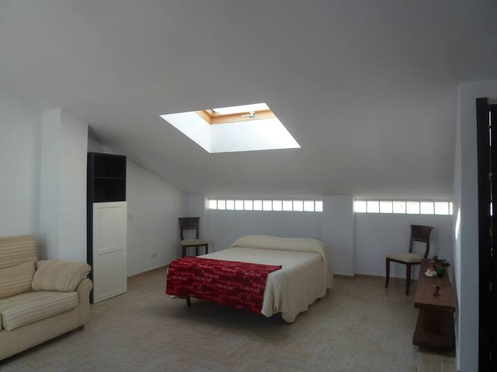 Внатрешна спална соба во внатрешен апартман