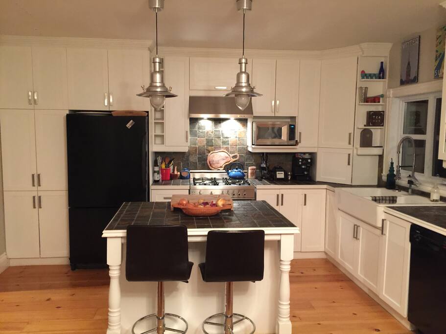 All utilities from professional gaz oven, to dish washer, to coffee maker to high tec blender.