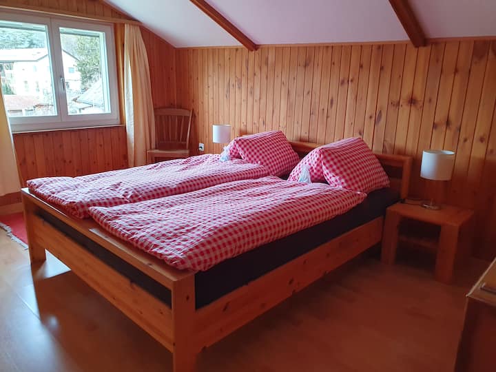 双人房（乡村景观） ，配有宽敞的盒子、衣柜