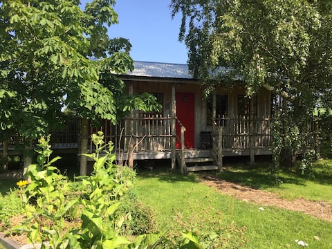Hand Built Eco Cabin, retreat in beautiful nature.