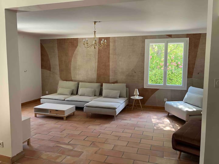 סקירה כללית של הסלון