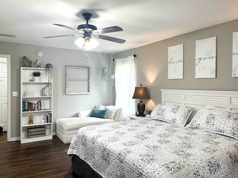 🏖Save $ while still being located near everything!