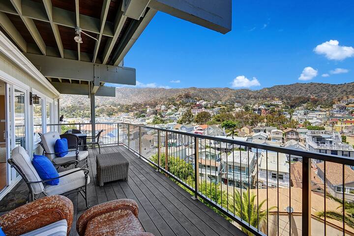 11LT: 2BD Home W/ Views, Large Balcony W/ BBQ +BBQ gallery image 5