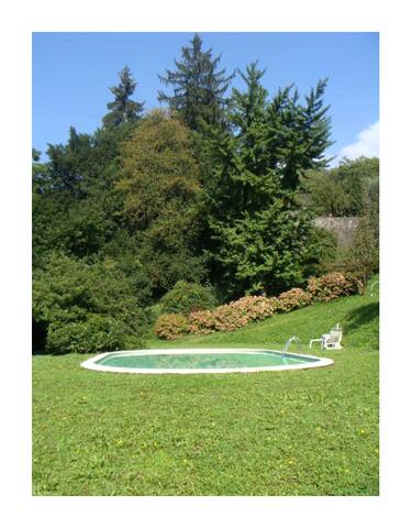 Elegante villa con piscina gallery image 3