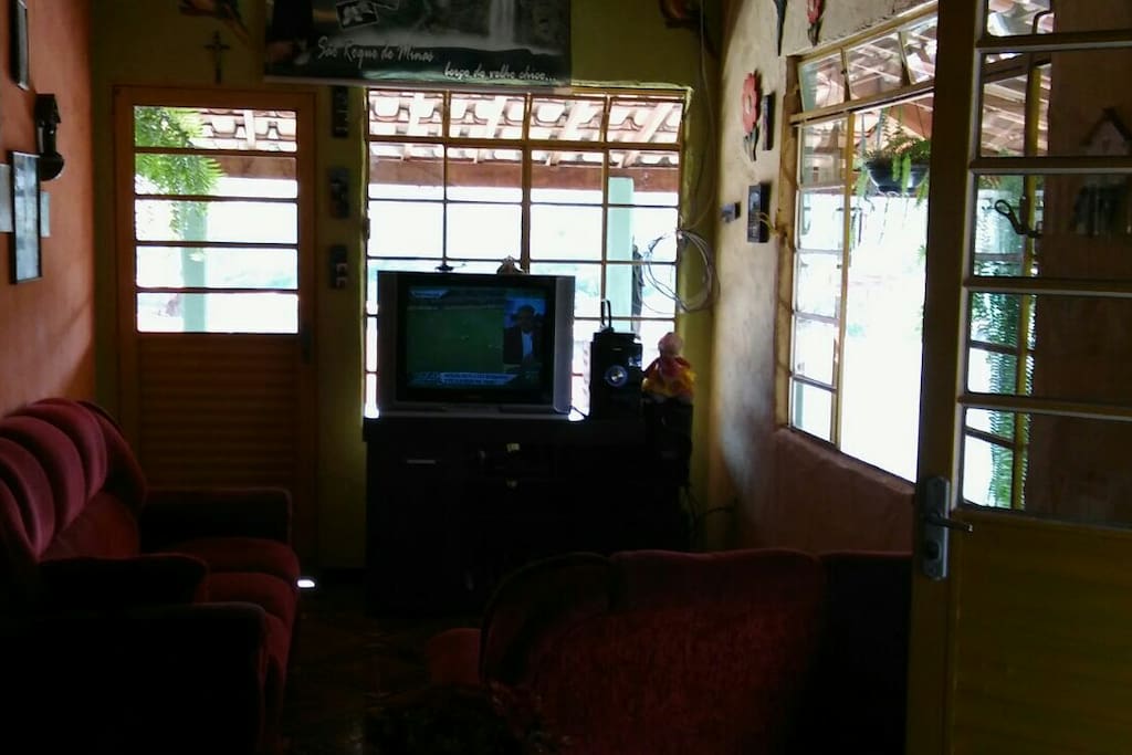 sala com TV
