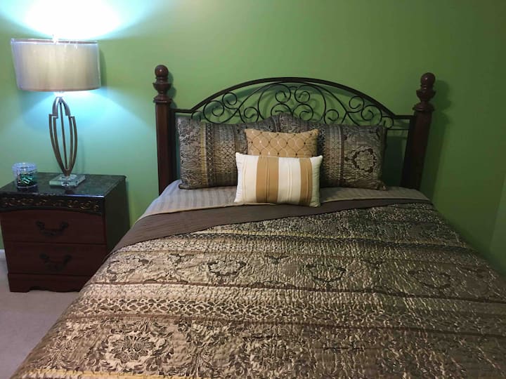 
Mint Room 
Queen Bed with memory foam Mattress for total nights comfort, 60” smart flat screen tv.