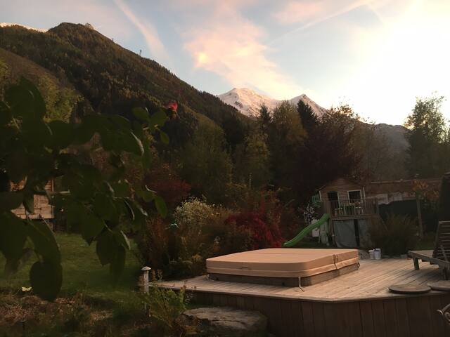 LOGEMENT AVEC PATIO 5 MN A PIED CENTRE-VILLE