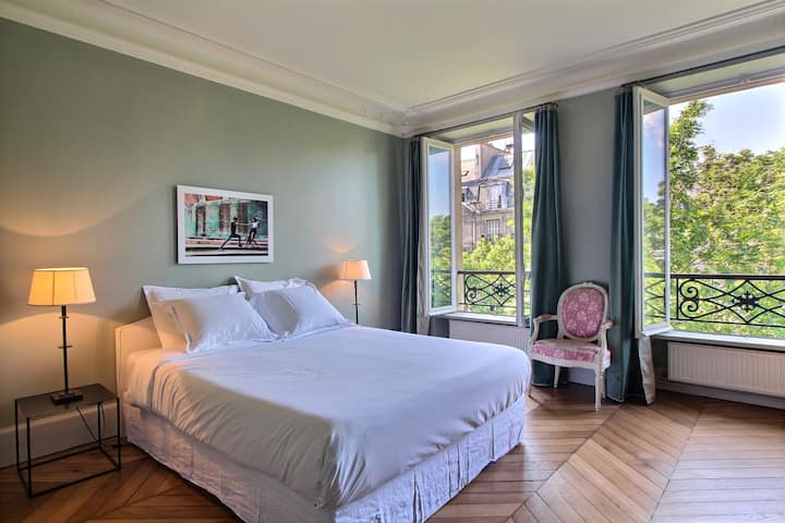 ห้องนอนใหญ่