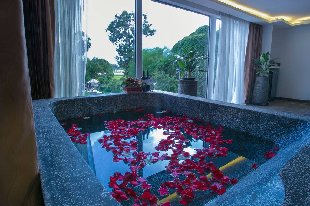 Bathtub