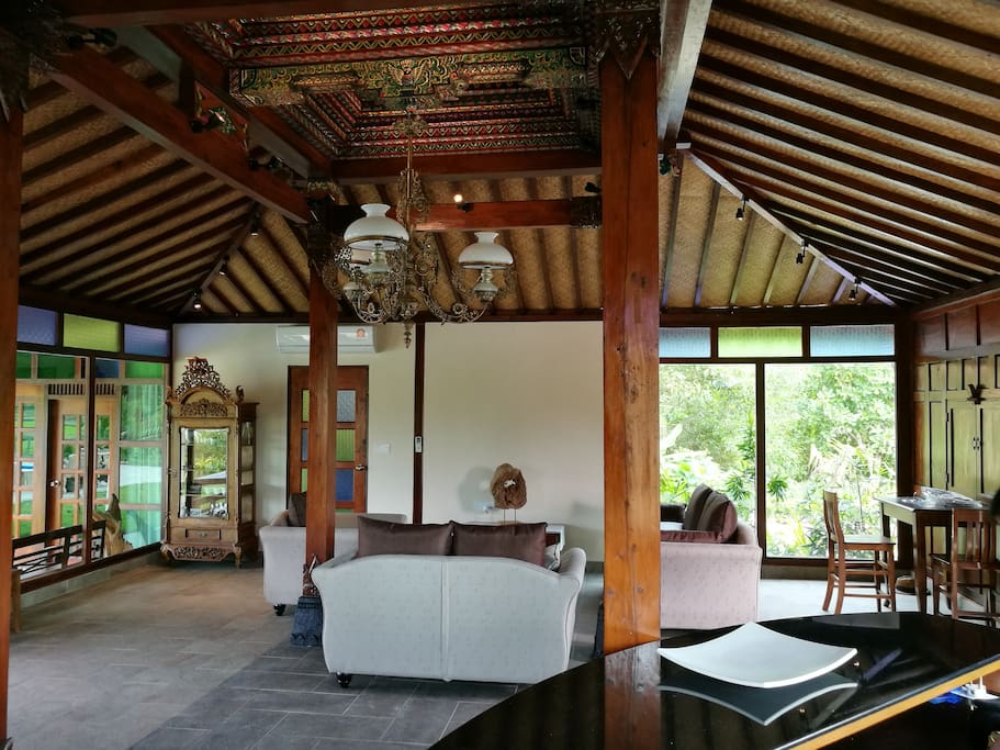 High Ceiling Lounge
