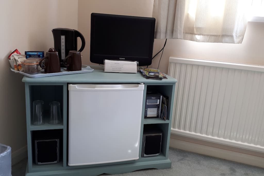 Fridge, tv, stereo, biccies