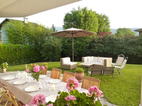 Top Airbnb: Beautiful villa of very good standing for 8 people. in Veyrier Du Lac
