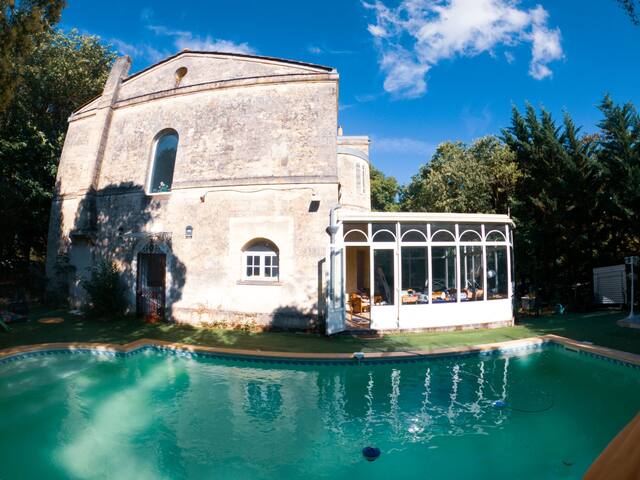 Villa de charme en pierre équipée avec piscine gallery image 5