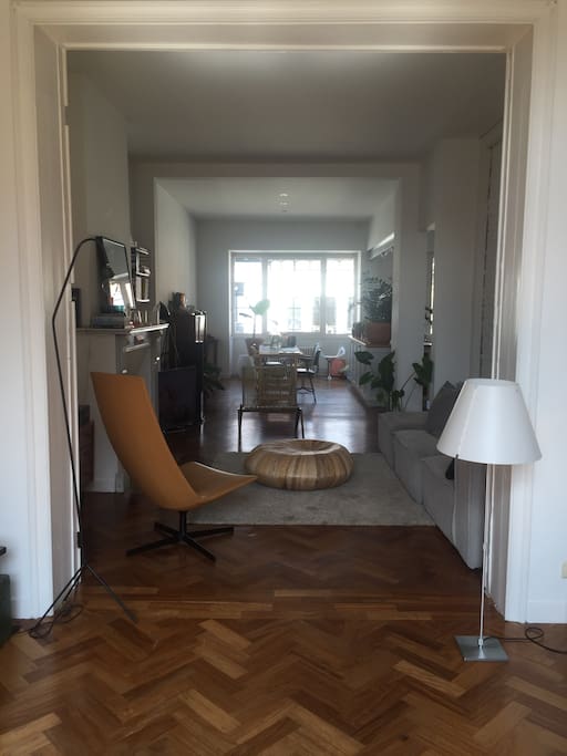 Sunny 90 m2 living area with double exposition