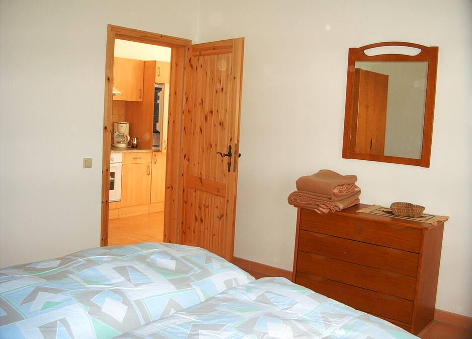 Schlafzimmer mit Doppelbett