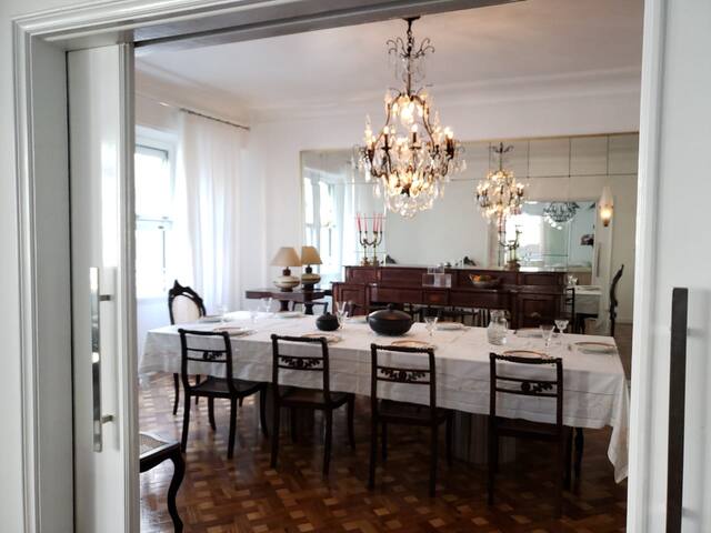 Magnificent Apt – 5 Bedrooms – Near the Beach! gallery image 4