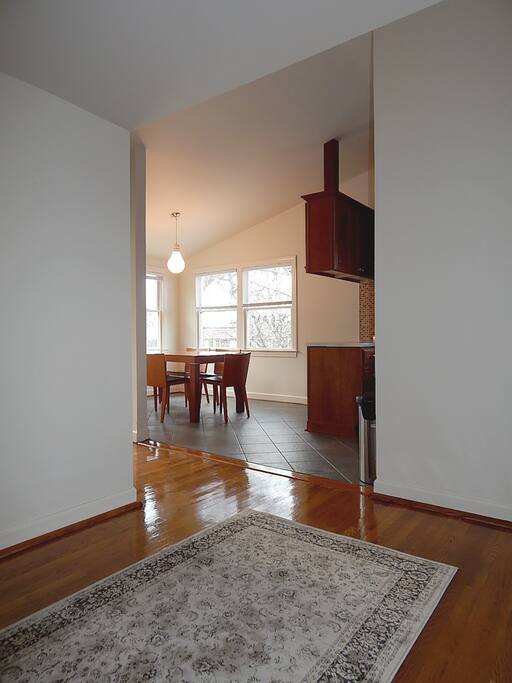 foyer to dining room