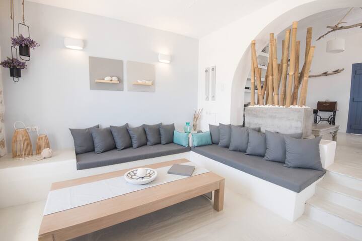 KYMA Seafront 2 B/D house in Naousa gallery image 2