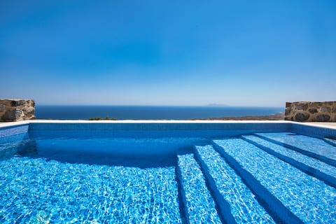 Assyrtiko, 3 bedrooms, heated pool, great views