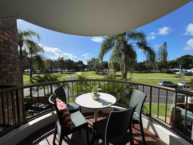 Baydream Clarkes Beach with ocean glimpses & pool