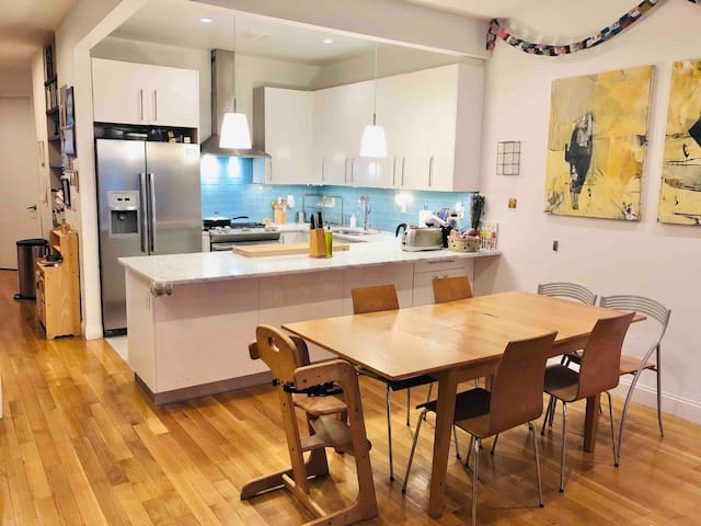 Family haven in trendy Greenpoint, Brooklyn