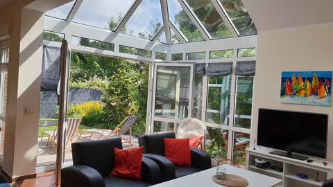 Cozy cottage with conservatory