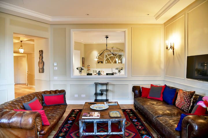 Luxury Suite Apartment of 200sqm with terrace gallery image 3