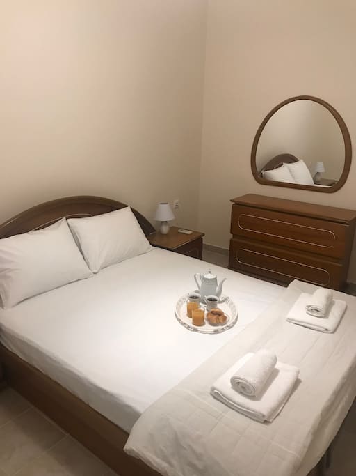 1 bedroom with double bed