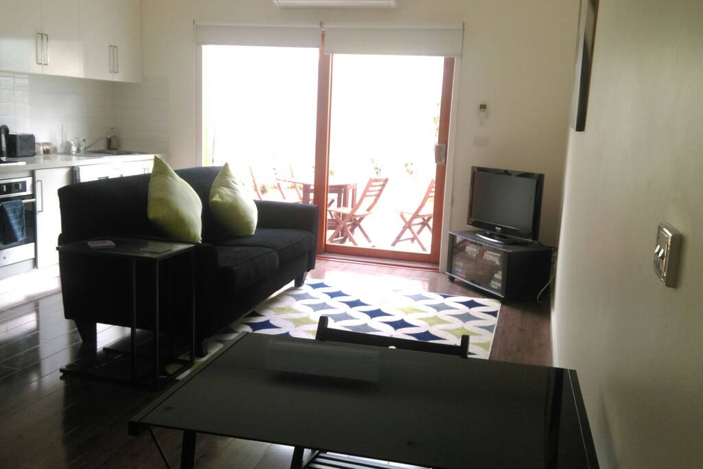 Shared Lounge,Kitchen and Courtyard