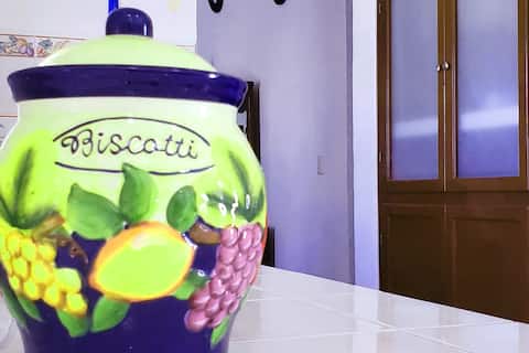 Popular Airbnb listing: LA CASA DE LAS FLORES in Chetumal
