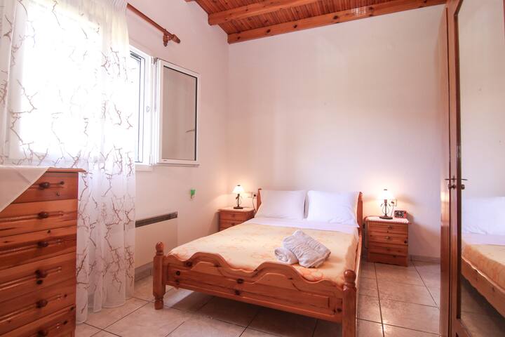 2nd. Bedroom
2. Κρεβατοκάμαρα
