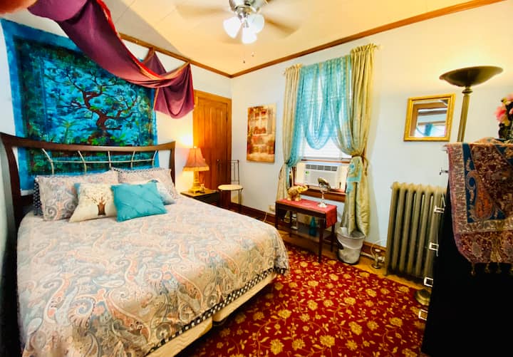 Gorgeous & cozy 2nd bedroom with a queen size bed, dresser, closet, lamp, ceiling fan, AC., inside lock, etc.