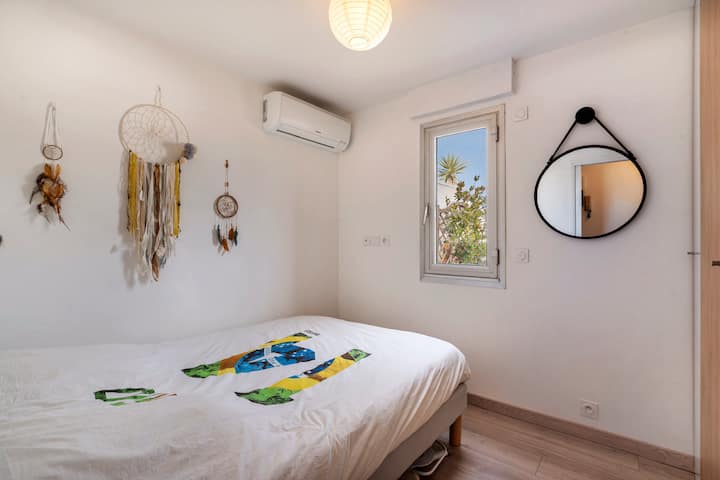 Letto 160 X 200, camera da letto climatizzata con cabina armadio disponibile durante il soggiorno 