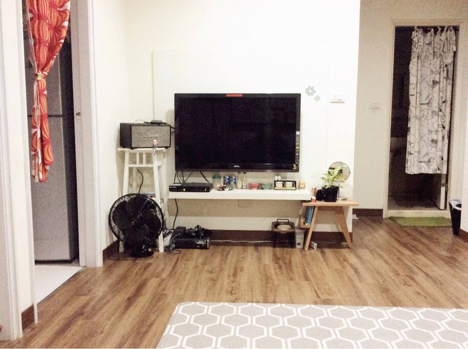 這裡也是客廳一角,電視可供使用,也有WiFi免費使用