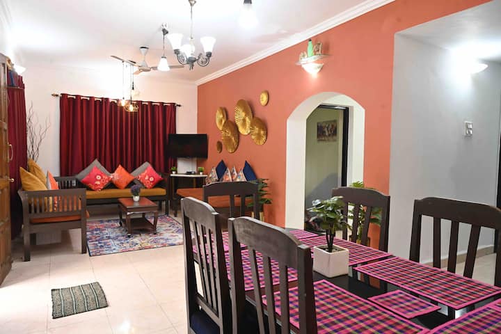 Dining area image 1