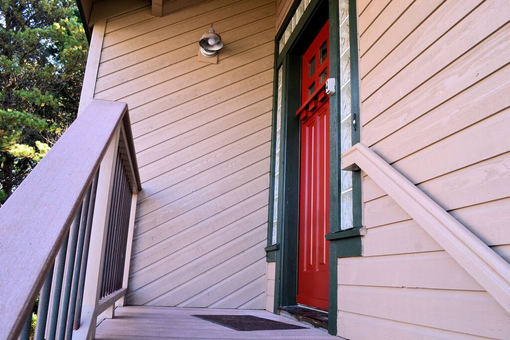 Entry to Chinook House