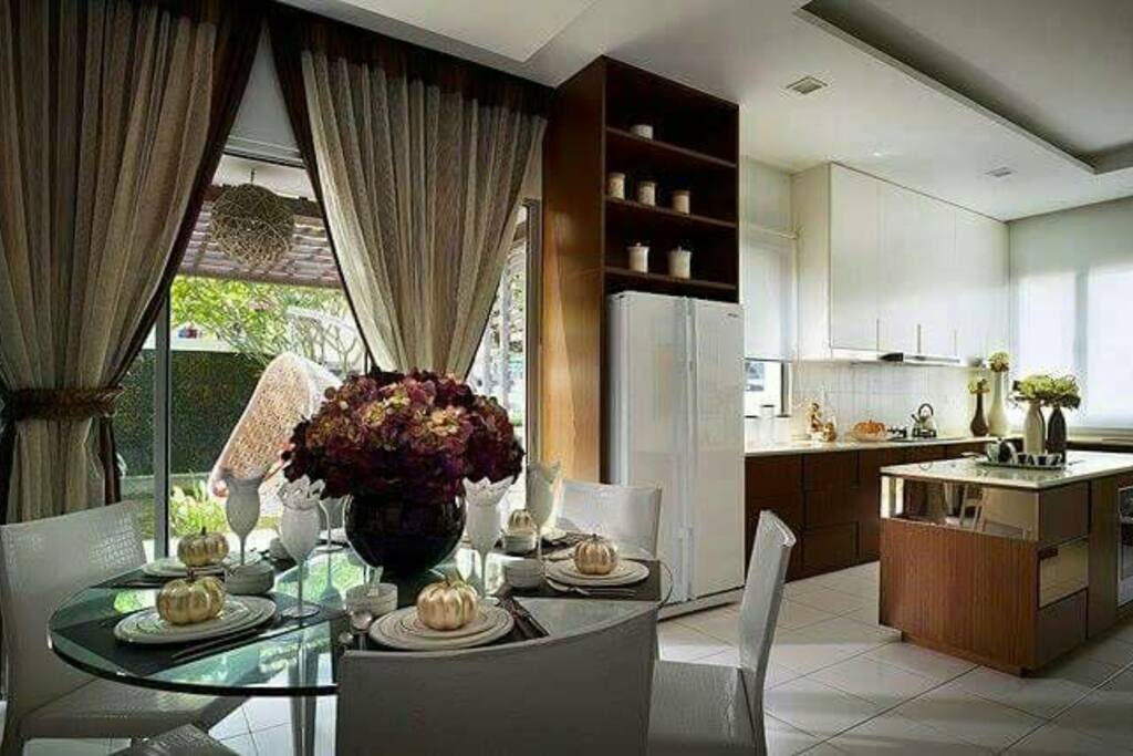 Grace Dining Room
