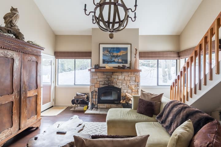 Cozy Condo-walk To The Village With Hot Tub/sauna. - Mammoth Lakes, CA