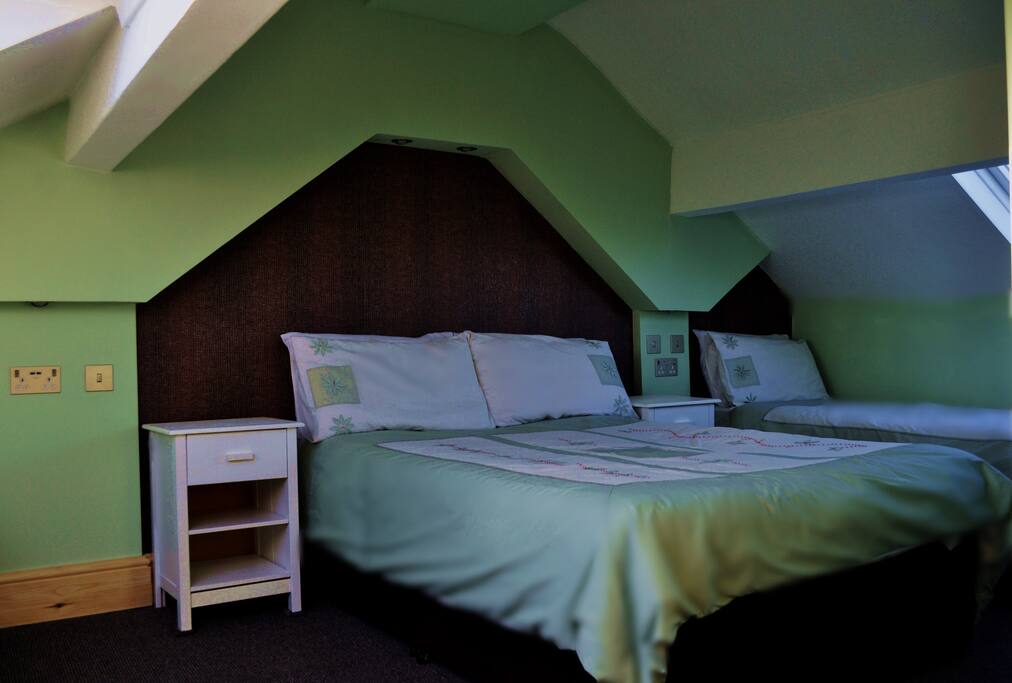 Attic room for 5people #10
