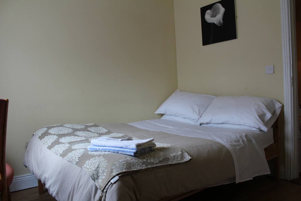 Adjoining Room 2